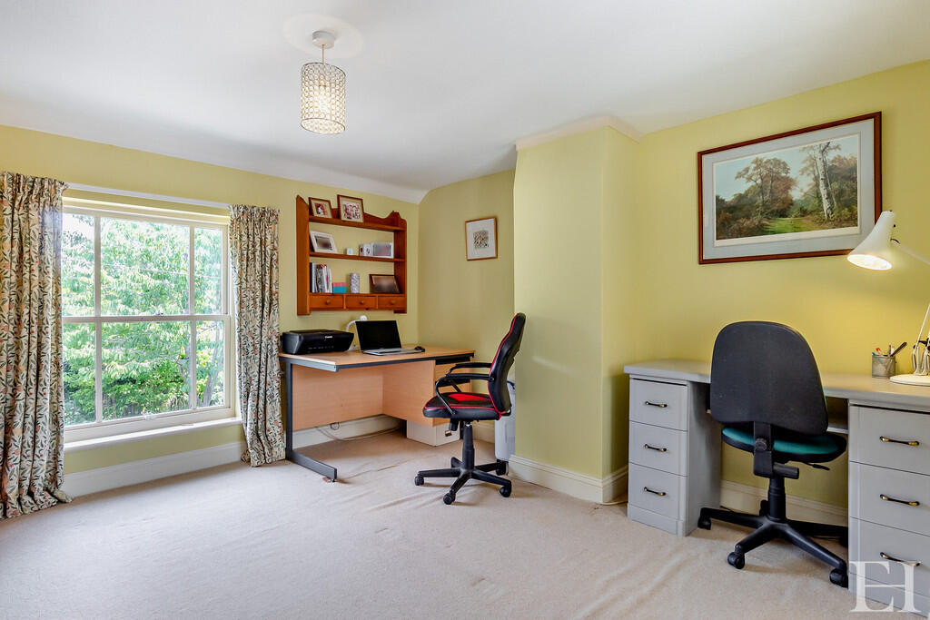 8658864-interiorW...