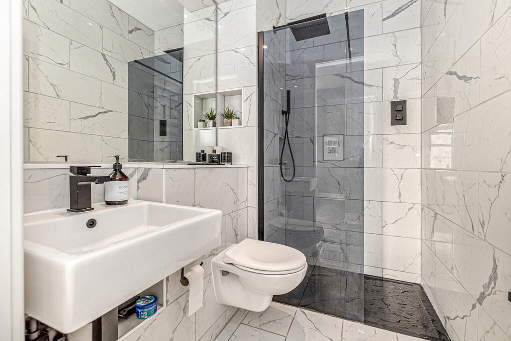 Flat22ShawHouse-1...