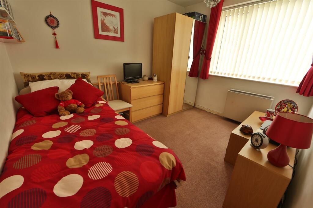 Bedroom 2.jpg