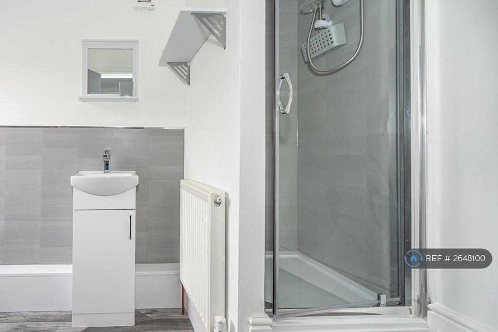 Bed 2 En Suite