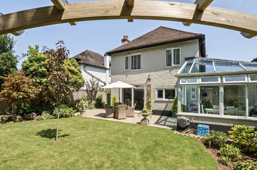 1309824-2-6852fe7...