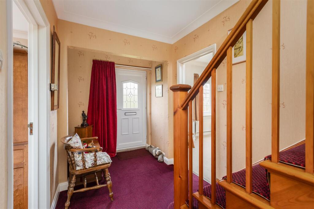 Station Road 9A Hallway.jpg