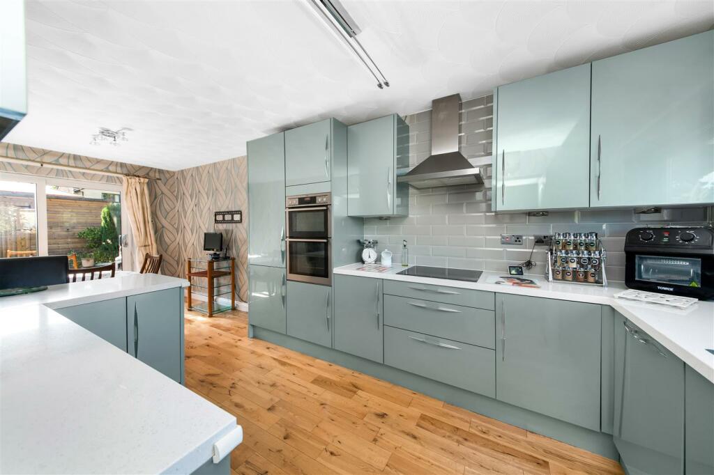 KITCHEN AREA.jpg