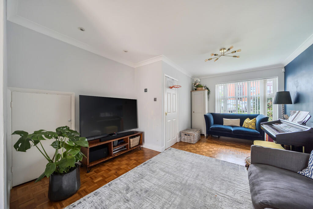 1383988-18-692456...