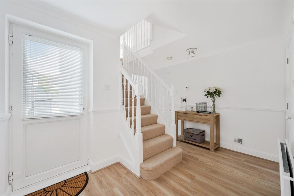 ST THERESA CLOSE (5).jpg