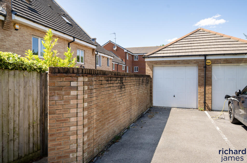 cbbf40ee697b47f0bf76b6e9c6c2750f