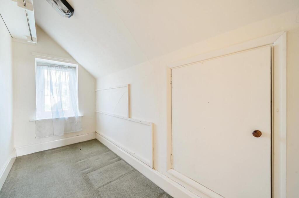 WALK-IN STORE CUPBOARD