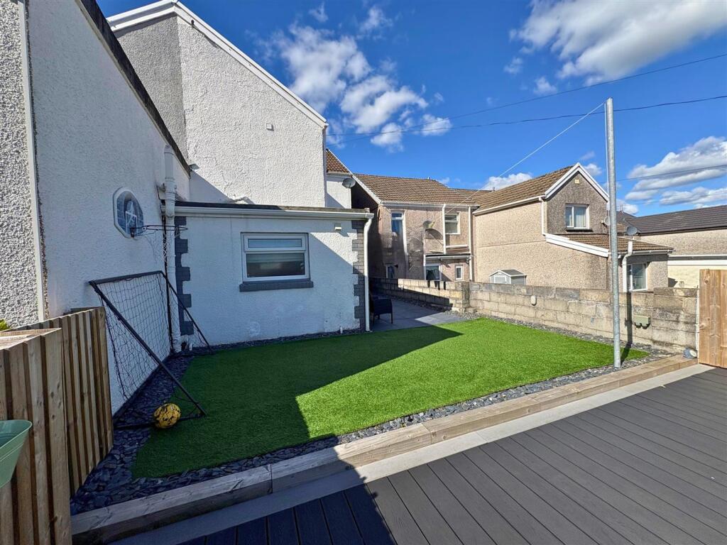 Garden d (edit - copy).jpg