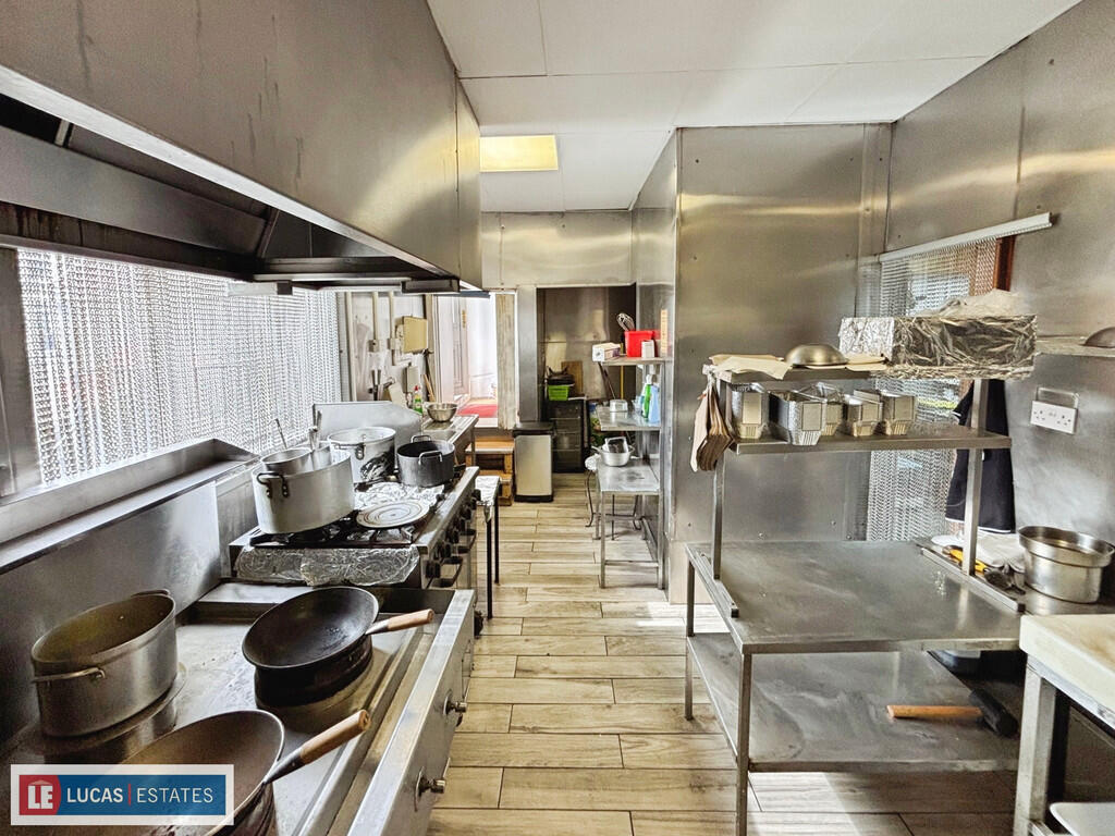 37077936-image_pi...