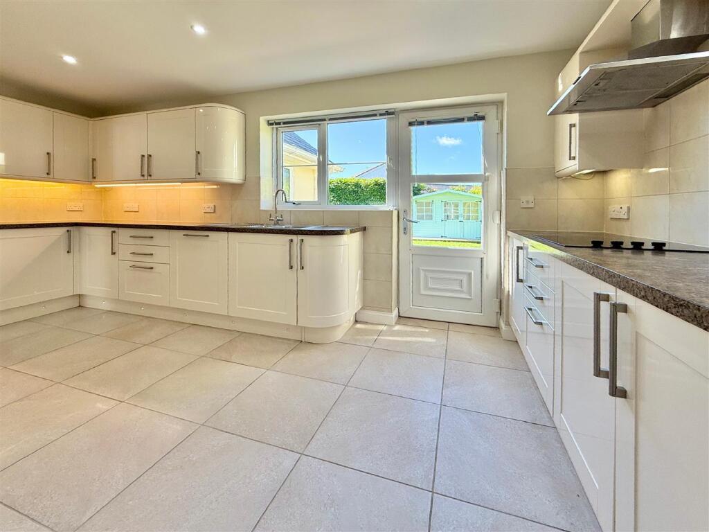 Kitchen Towards Rear Garden.JPG
