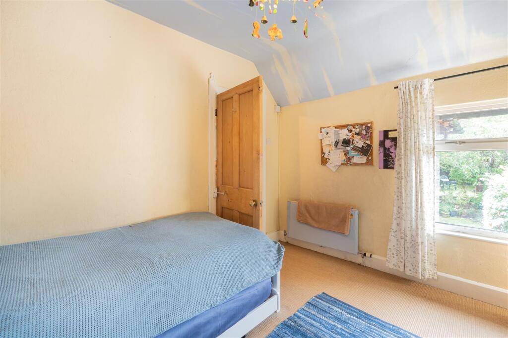 238 London Road-19.jpg