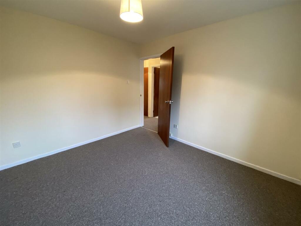 Bedroom 1.jpeg