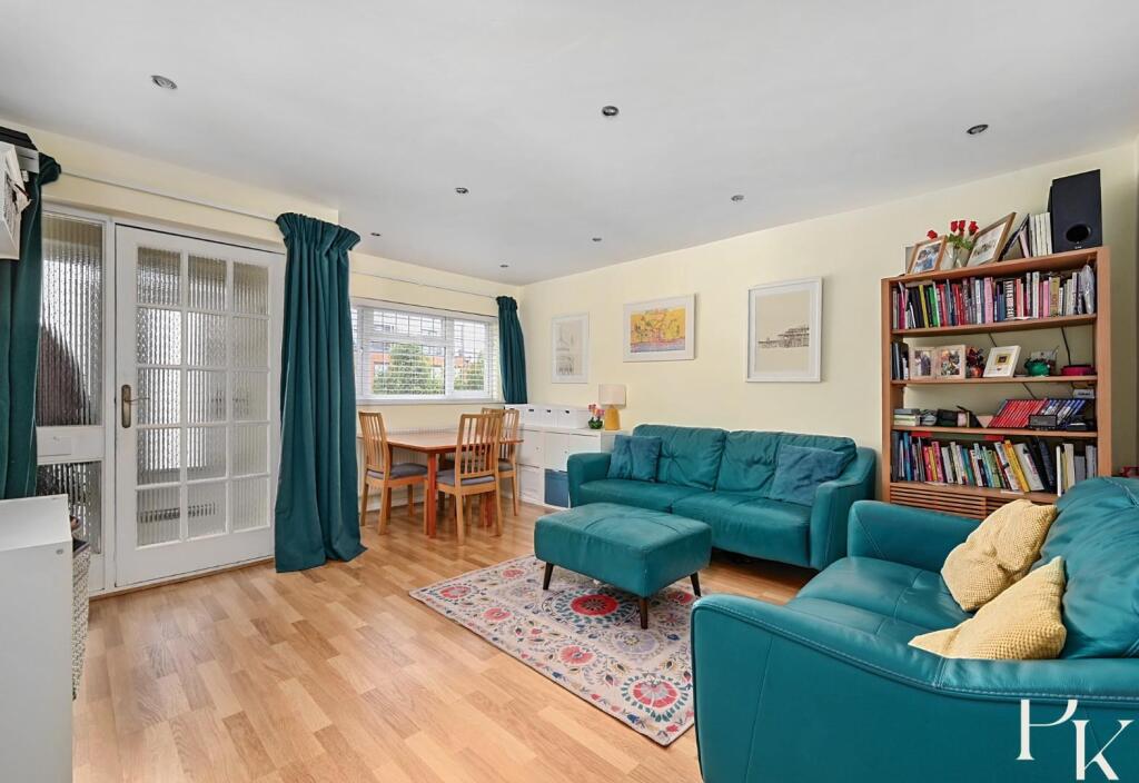 9 Goldstone Lane BN3 (18).jpg