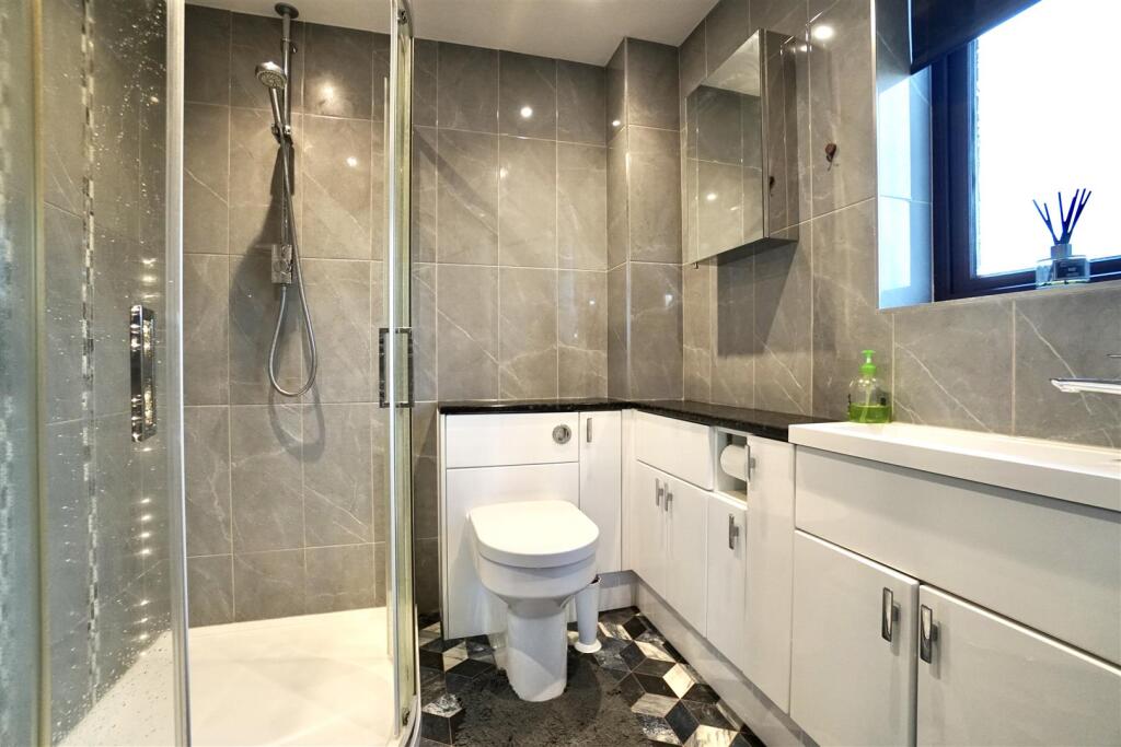 Ensuite