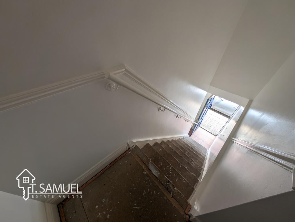 FLAT STAIRS