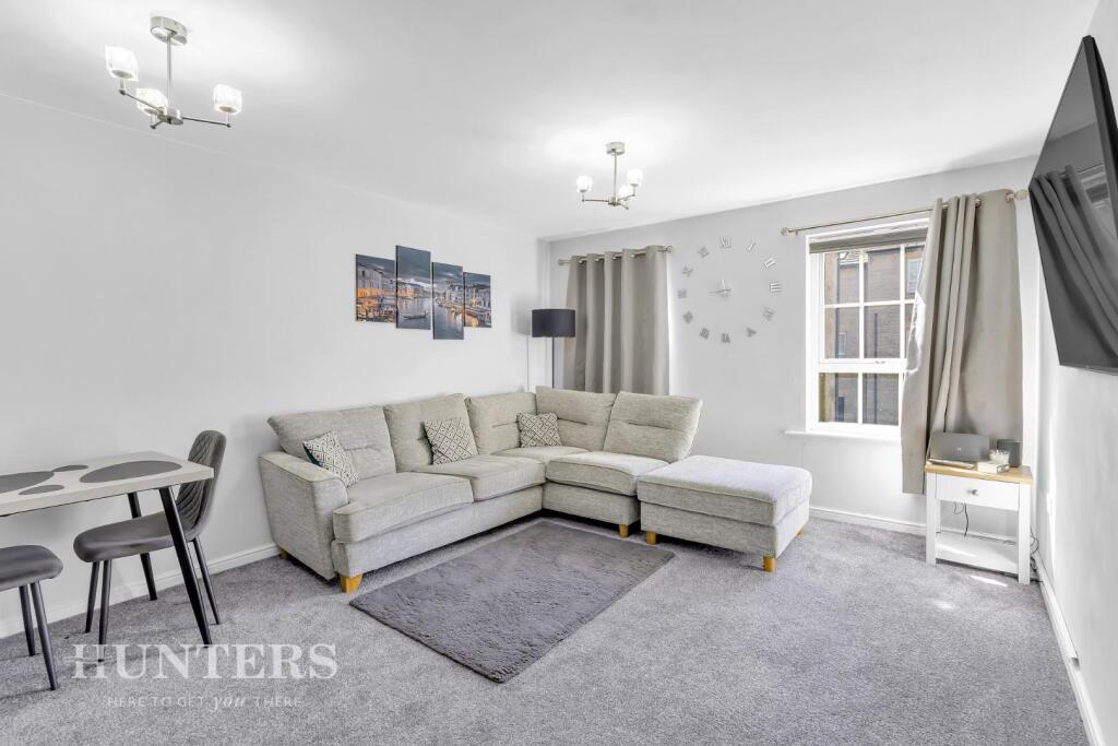 Open plan lounge kitchen diner