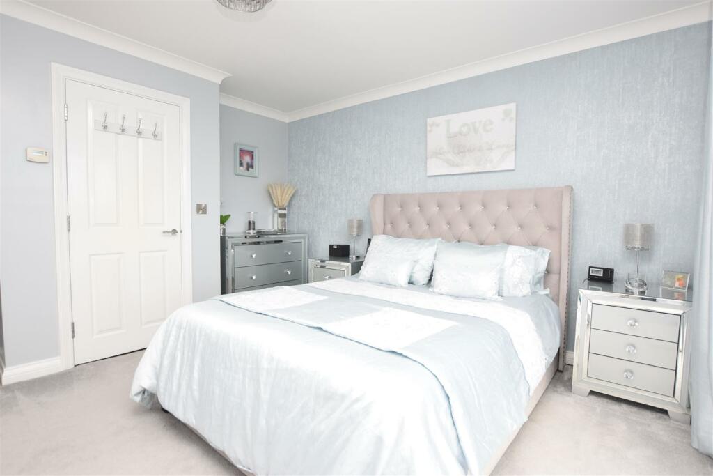 Bedroom 1.JPG