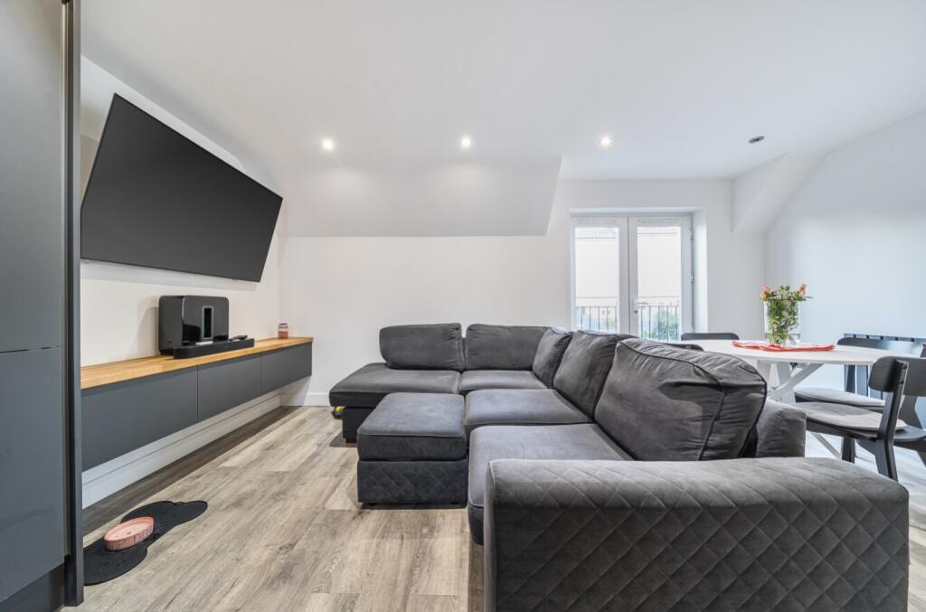 1382723-2-6920331256706