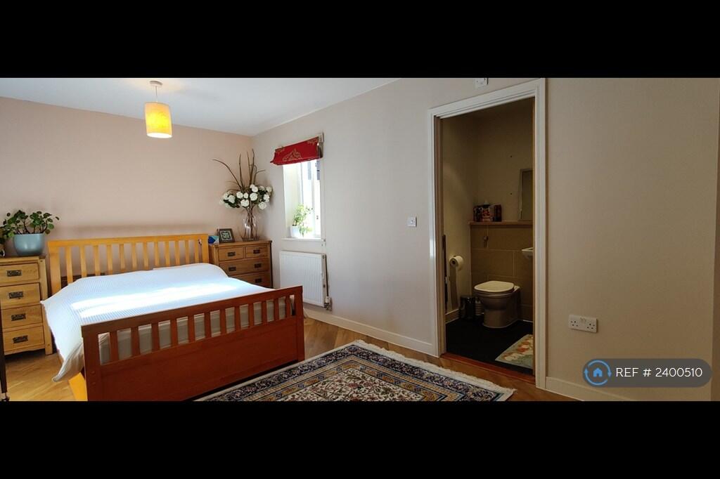 Master Bedroom With Ensuit Toilet And Shower