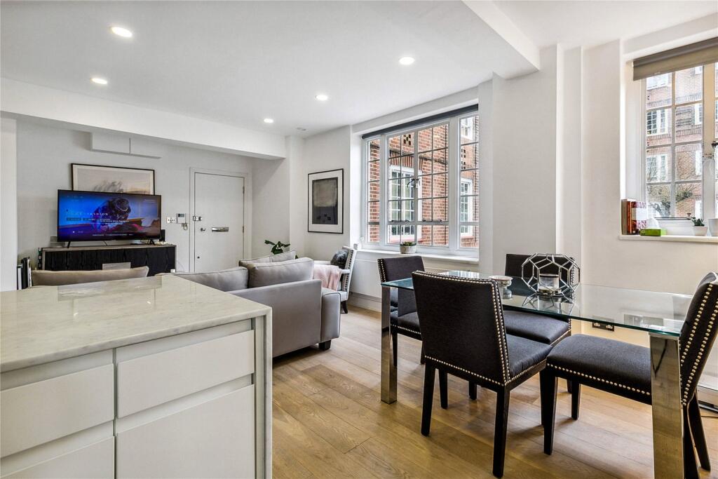 Kitchen/Reception