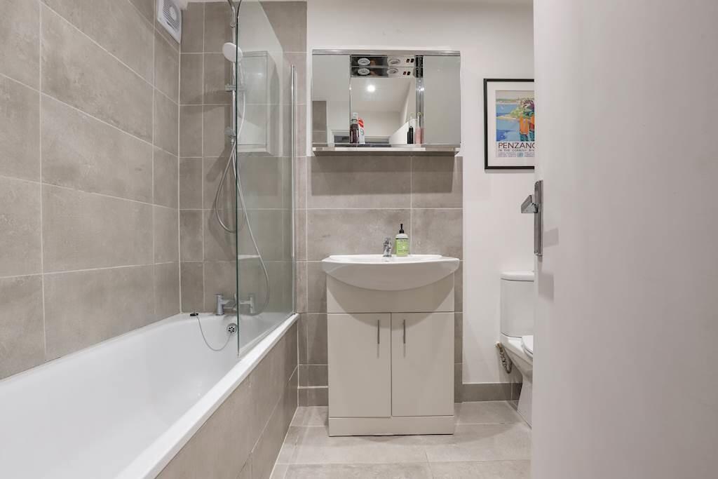 03-5d64JHHGLL - 5...