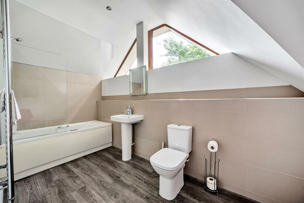 Ensuite