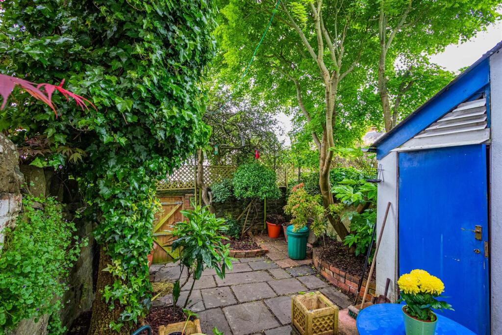 Kimberley Road 122-2.jpg