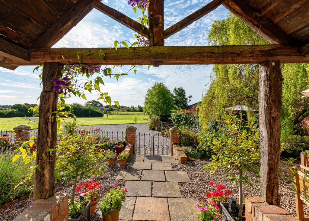 The Grove, Bradley-External-13.jpg