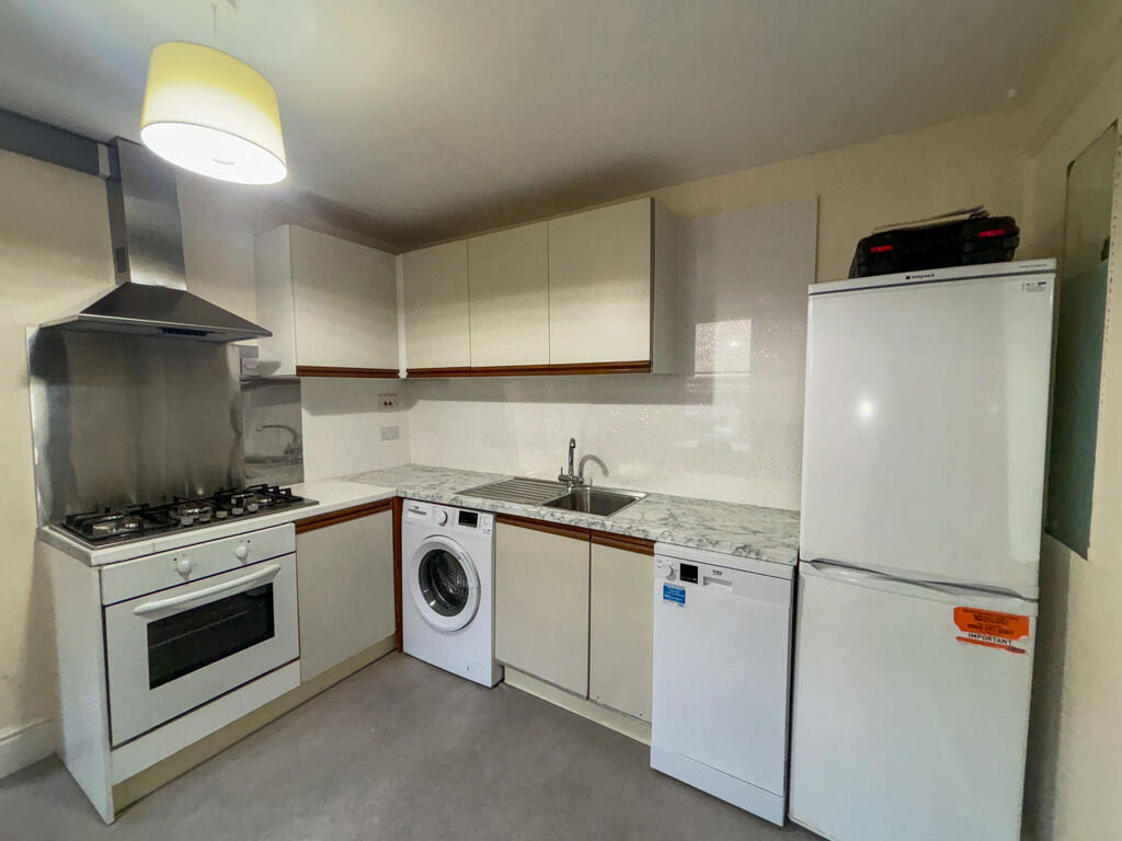 Communal Kitchen-...