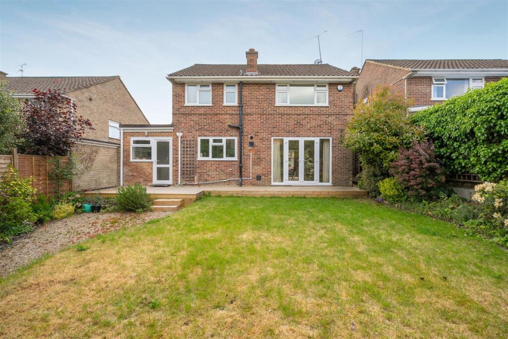 5 Dale Lodge Road-7.jpg