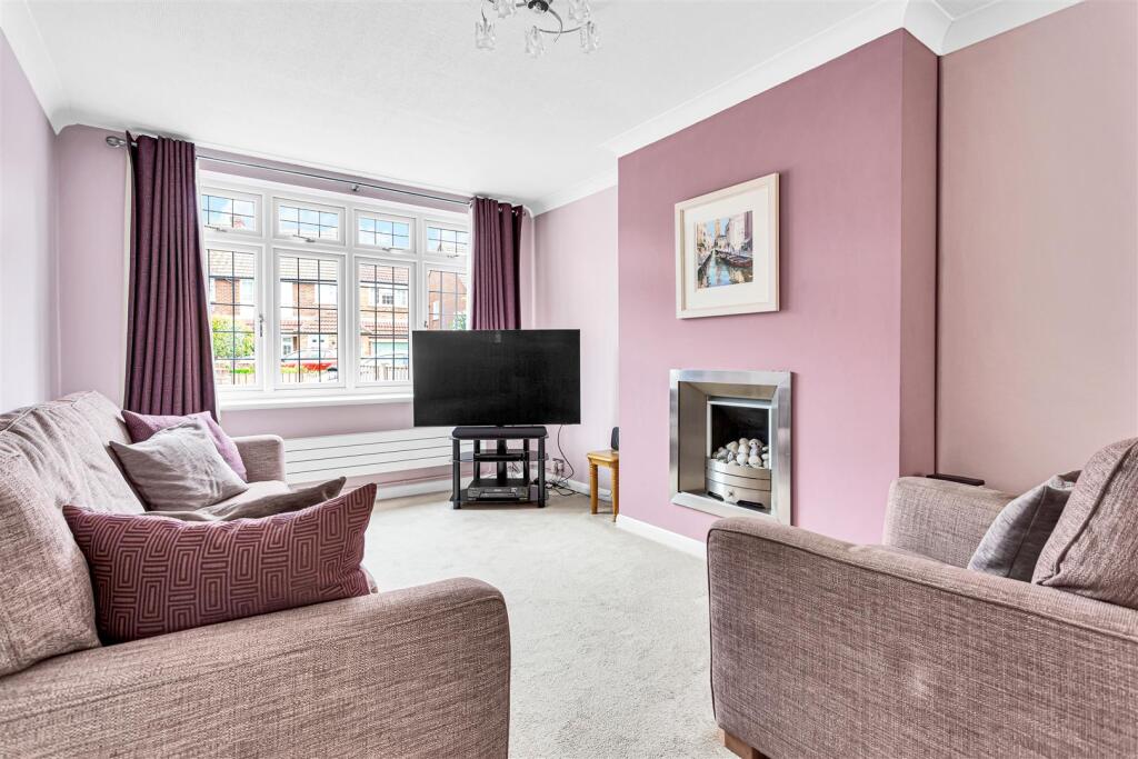 Chessholme Road Lounge.jpg