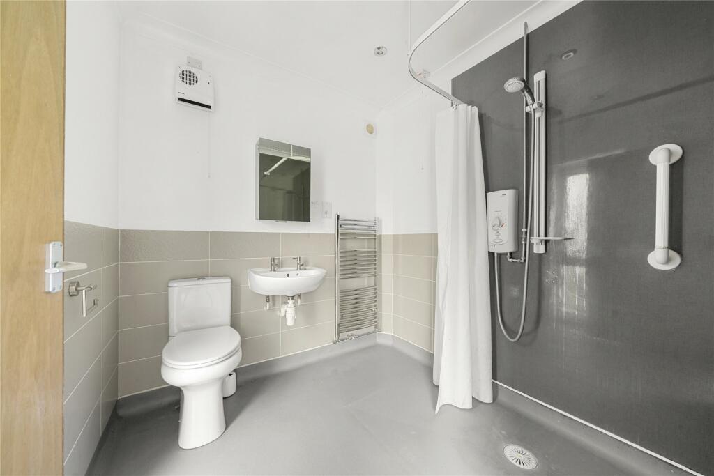 En Suite Bathroom