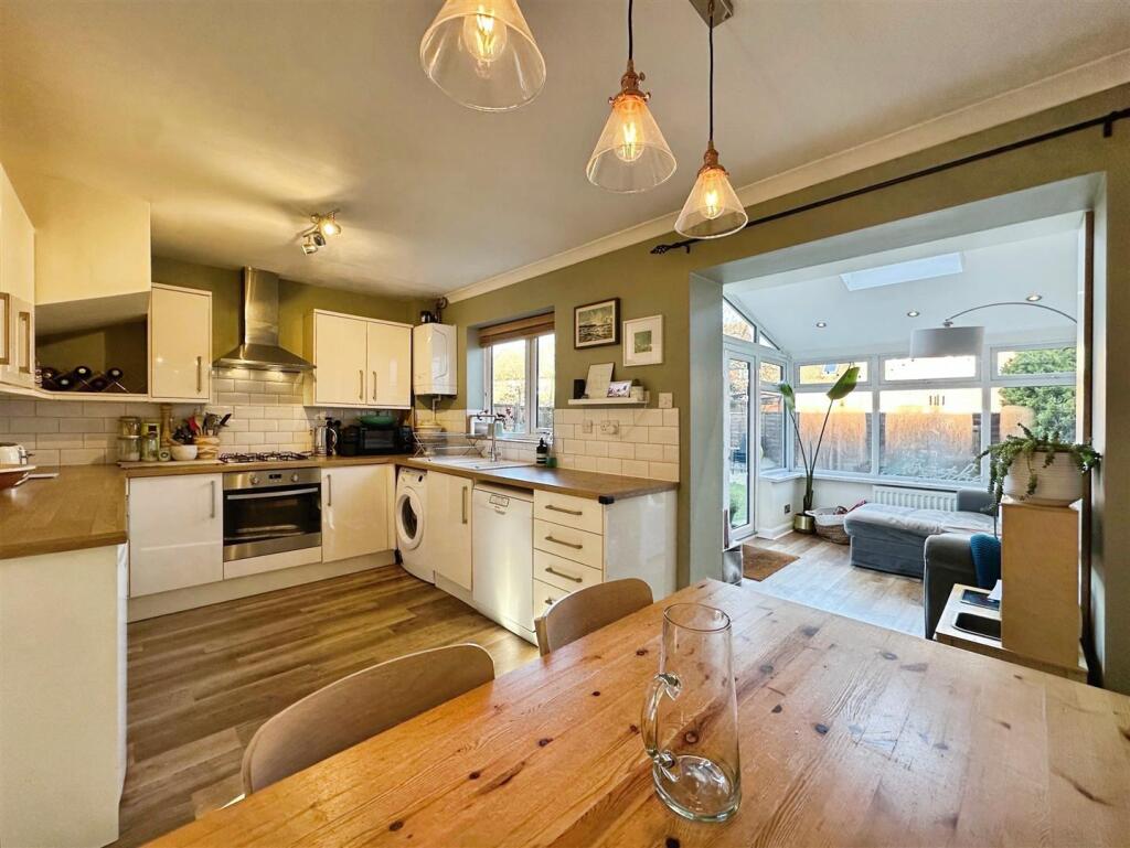 d458db88-C-46B6-92DE-1382E70F3518-1210-000000320DD