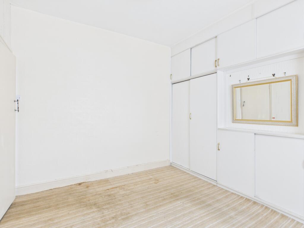 CAM03729G0-PR0171-STILL033