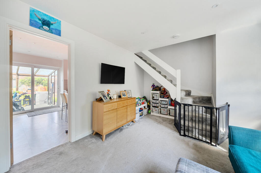 27-681a3801781fd-...