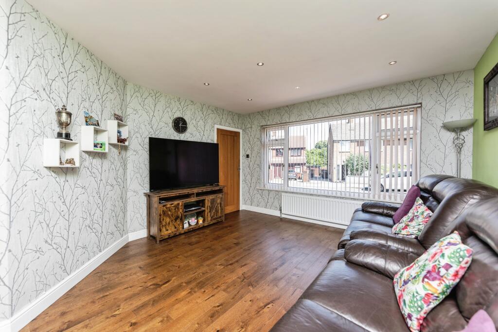 Lounge / Kitchen
