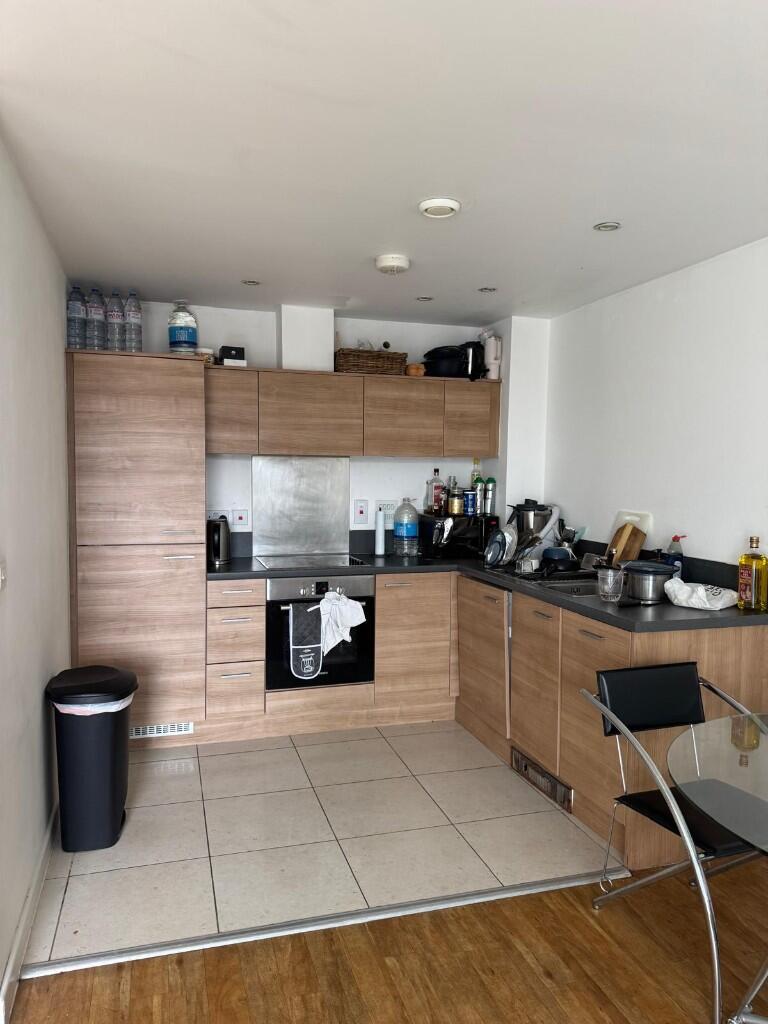 FITTED KITCHEN