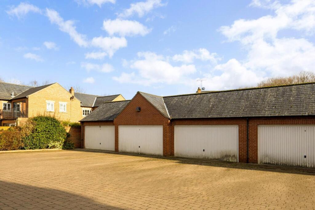 86547_8-Snaith-Wood-Drive-Rawdon  (2)_low.jpg
