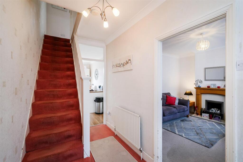 37 Knebworth Avenue-15.jpg