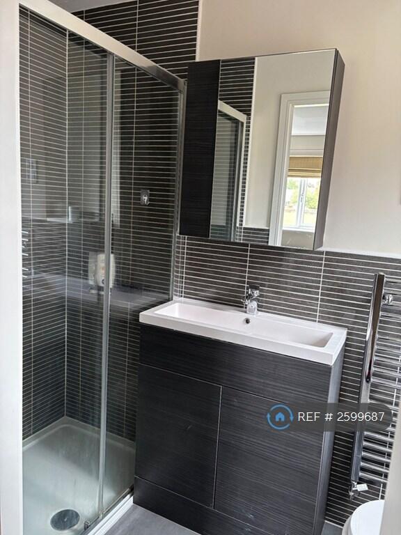 Master Bedroom (Ensuite)