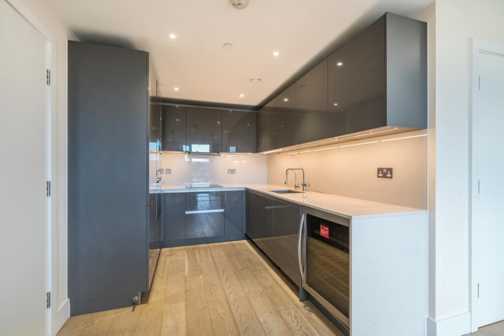 1349918-12-68b9a2...