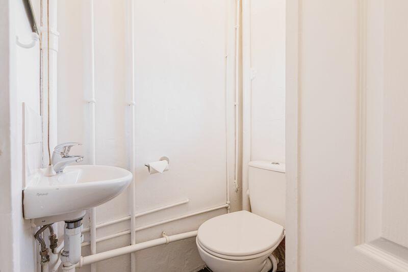 Cloak room