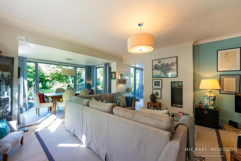 21, Laburnum Grove-09.jpg