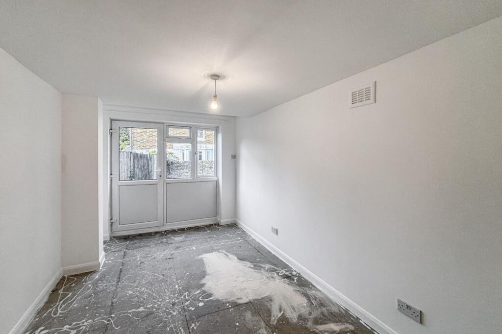 76a Meeting House Lane, Peckham, London SE15 2TX