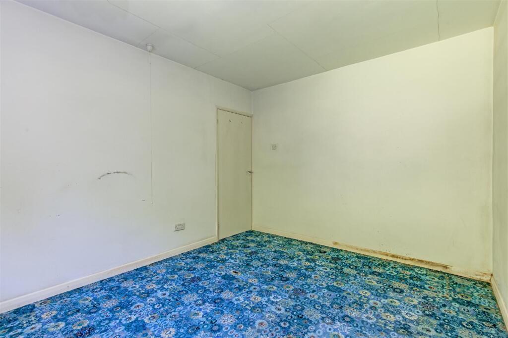 Bedroom 1-3.jpg