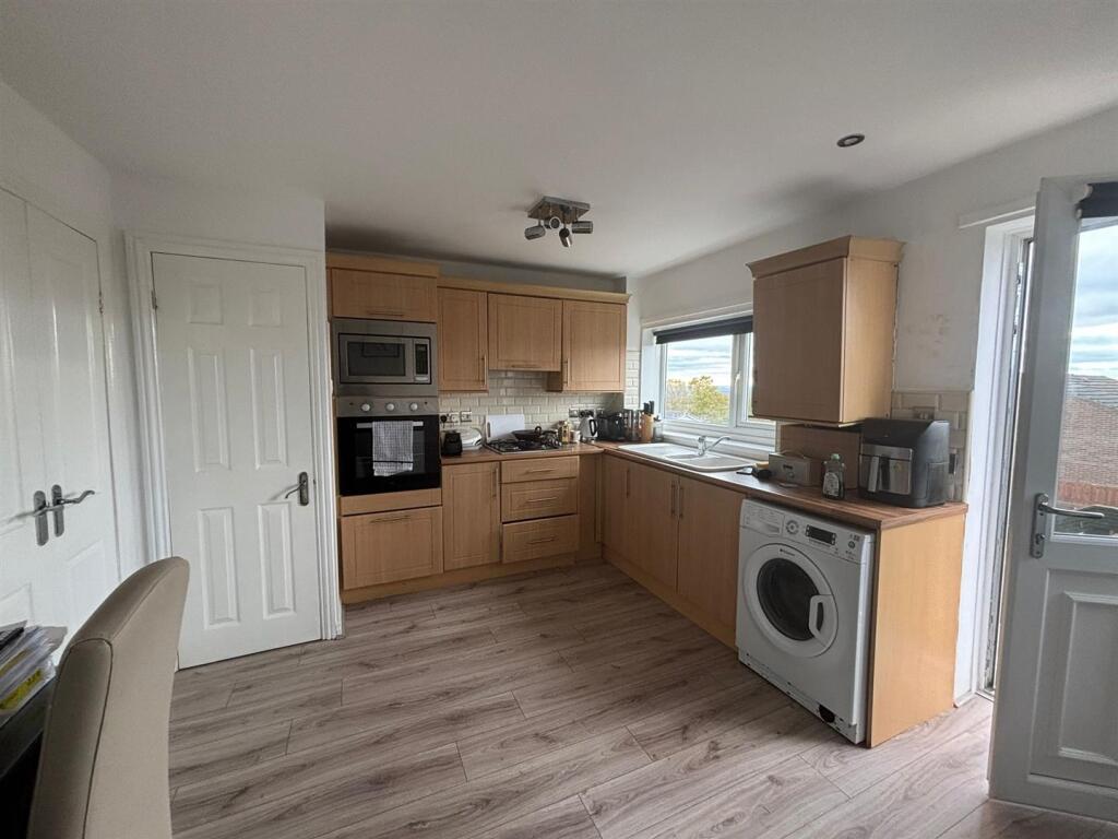 Kitchen 1
