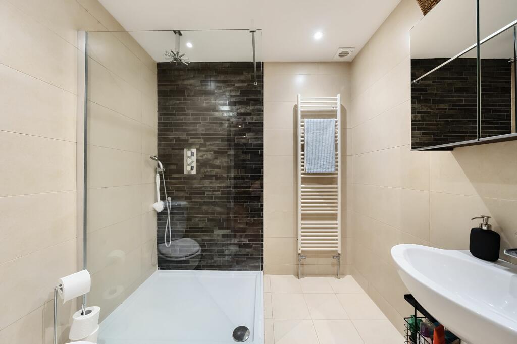 En-suite shower room