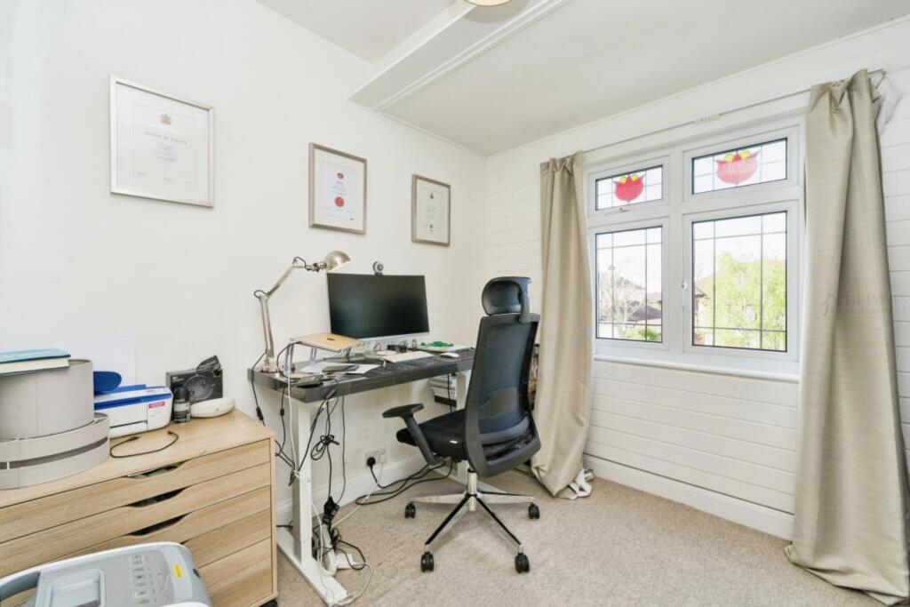 Office/Bedroom 5