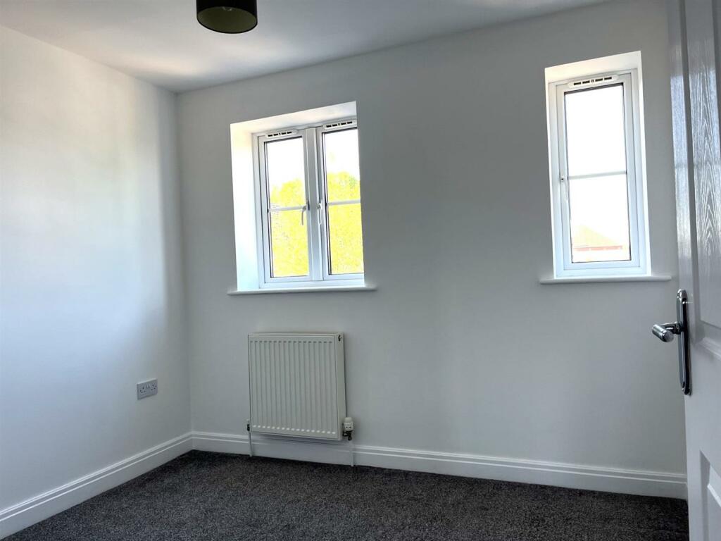Front Bedroom.jpg