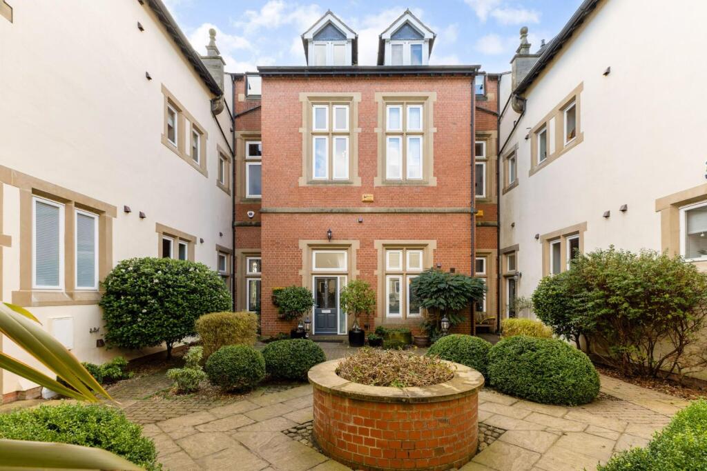 86547_8-Snaith-Wood-Drive-Rawdon  (4)_low.jpg